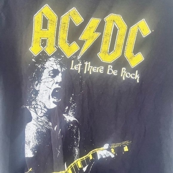 ACDC Let There Be Rock T-shirt - Picture 4 of 4